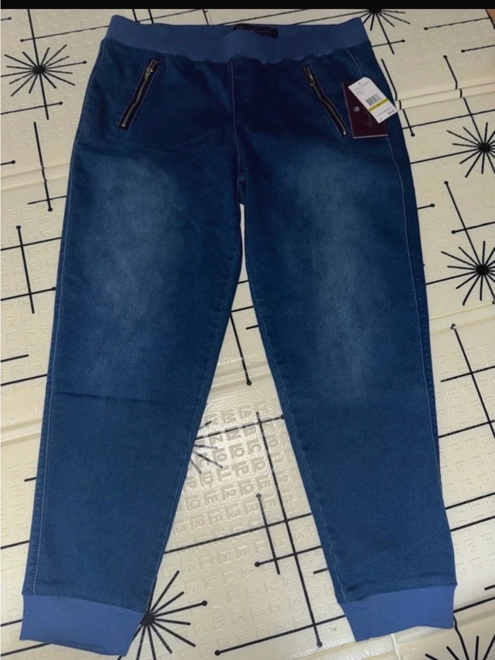 Gloria Vanderbilt Woman’s Indigo Jogger jeans Size 14